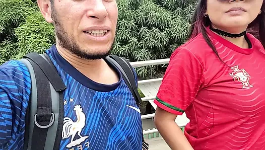 Miniatura de Delicioso sexo anal con una hermosa estudiante universitaria que paseaba fuera de un puente estatal.