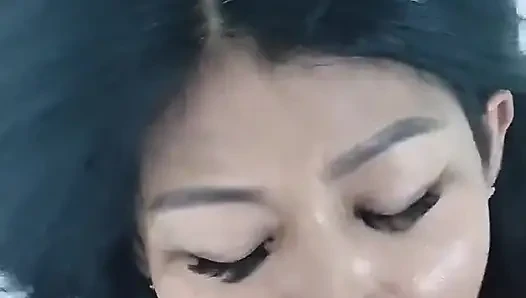 Miniatura de Asiática milf tailandesa cabalgando, chupando y anal - doble cámara de vistas
