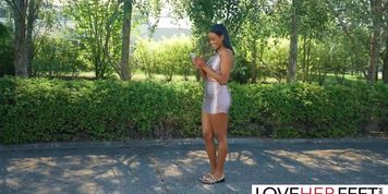 Miniatura de Lesbians Share Intimate Moments Outdoors (Sasha Rose)