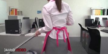 Miniatura de Asian Office Lady Chihiro Akino Delivers Hardcore Blowjob For Creampie Pleasure
