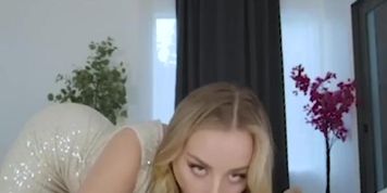 Miniatura de Blonde VR POV: Cowgirl, Deepthroat, Orgasm (Anna Claire Clouds)