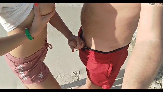 Miniatura de HottPussyTits Flashes Tits and Pussy on Beach, Blowjob Cum on Tit