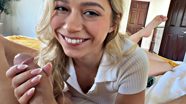 Miniatura de Blonde Step-Sister Cowgirl Ride Ends in Creampie