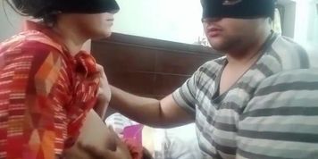 Miniatura de Hot Kissing Of Couple And Sucking Tits