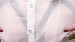 Miniatura de 透け乳首パイパン潮吹きチクニー/Thin blouse, transparent bondage and nipples. Squirting from my herhairless pussy.