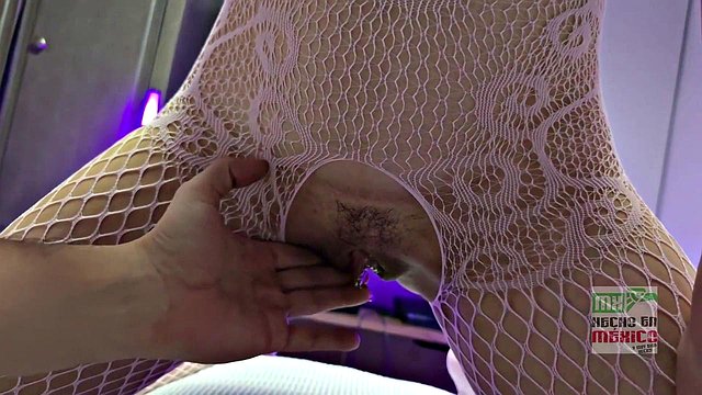Miniatura de Petite Babe Drains Sexy Before Mounting for Hot POV Ride
