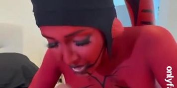 Miniatura de Minitinah Gets A Cumshot In Darth Talon Cosplay