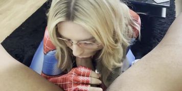 Miniatura de Lillie Lucas Takes A Cumshot In Her Spider Woman Cosplay