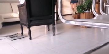 Miniatura de Yvonne Catches Yvey Staring at Her Sexy Feet