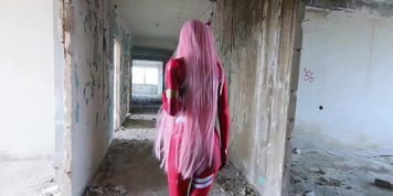 Miniatura de Cosplay performer explores solo pleasure (Sia Siberia)