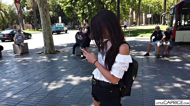 Miniatura de Little Caprice's Barcelona and Ibiza Outdoor POV