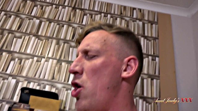 Miniatura de Brunette UK MILF Alice Maze Debuts in Hardcore Creampie