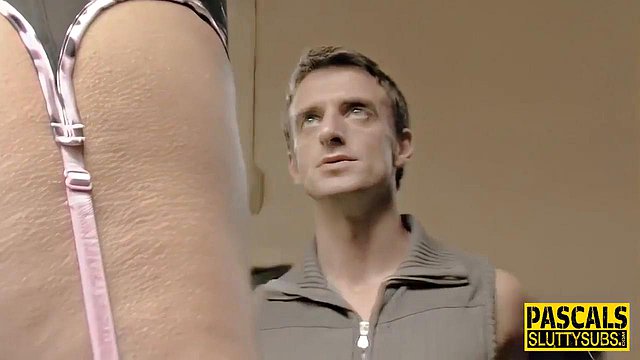 Miniatura de BDSM Slut Takes Brutal Hardcore Anal Pounding