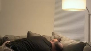 Miniatura de Eating MILF’s pussy while she works