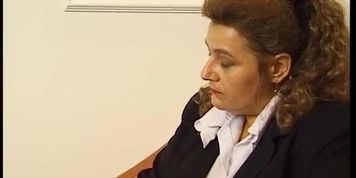 Miniatura de Mature Slut Blows A Cock At Casting