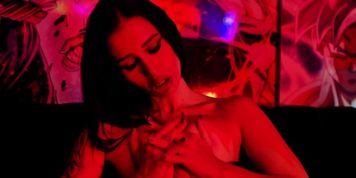 Miniatura de Vampire Cosplay Masturbation with Dildo (gemma jack, katty blake, myllen, toshi, valentina rodriguez)