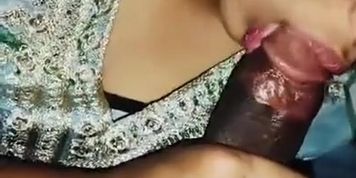 Miniatura de Beautiful Girl Pussy Fingered While Giving Blowjob
