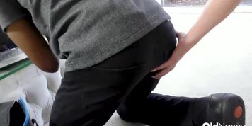 Miniatura de Tattooed Redhead Milf Sucks Massive Bbc And Rides Rough (Mr Longwood)
