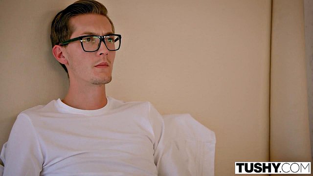 Miniatura de Alexa Tomas Takes Buddy Hollywood's Cheating Anal Pounding