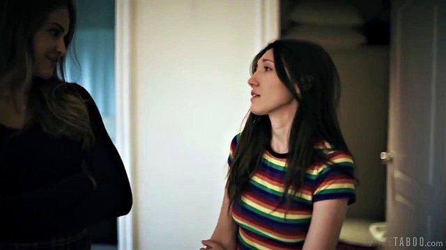 Miniatura de Maya Woulfe's Hairy Pussy Fetish with Gizelle Blanco