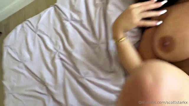 Miniatura de Creampie Fills Thick Latina Stepsister