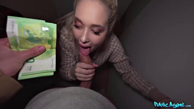 Miniatura de Jesse's Big-Tits Outdoor POV