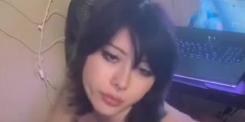 Miniatura de Boofcart Gives Her Boyfriend A Blowjob While He’S Gaming