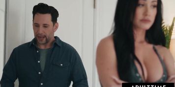 Miniatura de Busty MILF Thanks Roommate With Passionate Sex (Jennifer White, Tommy Pistol)