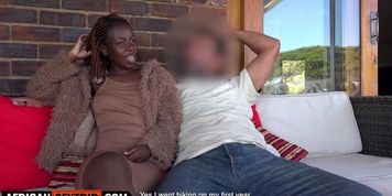 Miniatura de Big Ass Ebony Riding Big White Cock In Outdoor Interracial Screw