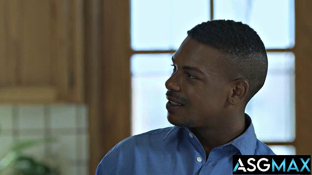 Miniatura de Adrian Hart's Big-Butt Muscle Hunk Ass Takes Devin Franco's Interracial Bareback Pounding from