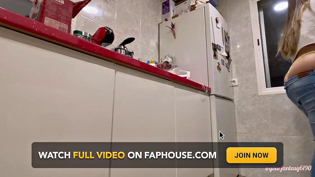 Miniatura de Lesbian BBW Cooks with Big Ass