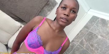 Miniatura de Petite Amateur Black Wannabe Lingerie Model Hard Fucked At Fake Casting!