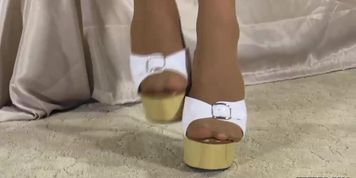 Miniatura de SYDNEY COLE-SENSUAL MILF HACE TOQUES DE PIES EN PANTIMEDIAS-PARTE 2 JBVIDEO-PLAYVIDS.COM 720P