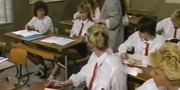 Miniatura de Frühreife Braten Auf Abwege (1989) – Big Boobs Vintage German Milf Porn (Anke Bonn, Astrid Pils)