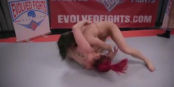 Miniatura de Ariel X vs Bella Rossi Naked Lesbian Wrestling Match – Pussy Eating, Scissoring & Facesitting Fight (Ariel X.)