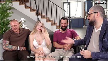 Miniatura de Angelica Heaven - Después de una entrevista sincera, ¡esta zorra Barbie acepta felizmente sexo anal y oral de Lando Ryber y Sam Garro!