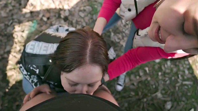 Miniatura de Turning Public Deepthroats in Car Nudity Threesome