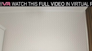 Miniatura de Beautiful brunette Alice Lee moans and has great fun with a big dildo in VR.