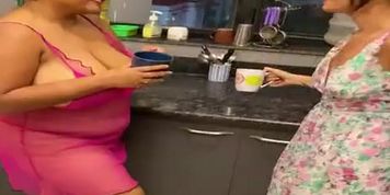 Miniatura de Sarmishtha Sarkar With Huge Tits Model Megha Das In Kitchen Lesbian Part 2