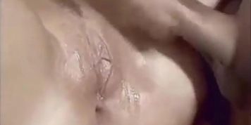 Miniatura de Deutsches M&auml;dchen nimmt mehrere Schw&auml;nze für einen Creampie-Gangbang