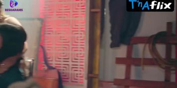 Miniatura de Gurmeet Kaur Lesbian, Bikini Scene in Akalmand Junglee