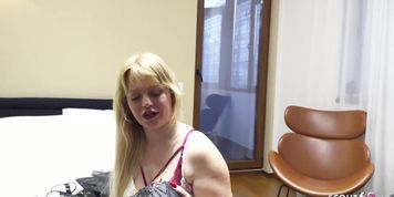 Miniatura de German Scout - Big Butt Blonde Milf Anna Lynx Pickup For Fi...