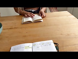 Miniatura de my new thick roommate got caught masturbating on the couch