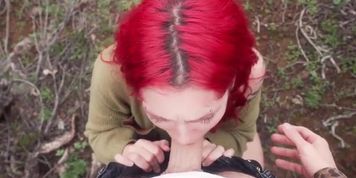 Miniatura de Hot Redhead Gives Outdoor Blowjob - Cum in Mouth