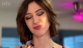 Miniatura de ntb ir skrns pale skinned petite cuckold white milf had mfm threesome with bbc's