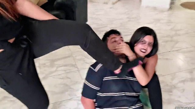 Miniatura de Femdom Bondage Trick or Treat