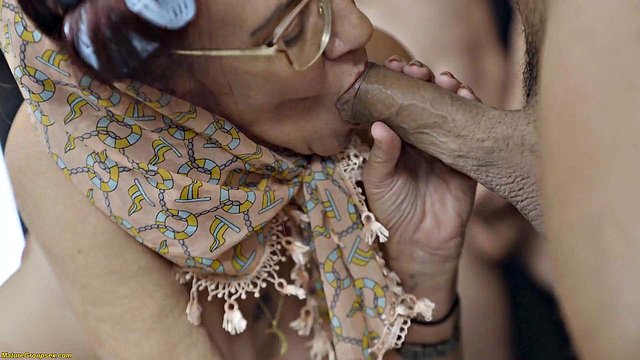 Miniatura de Mature Women's First Bukkake Anal Group Pounding
