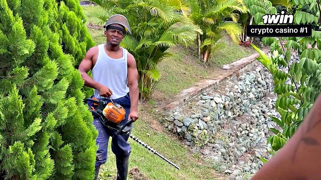 Miniatura de Big-Tits MILF Bidan Rita Demands Gardener Pound Her to Ecstasy in Wild Rough Fuck