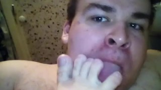 Miniatura de Артем сам себе лижет ноги в ванной self suck autofellatio self footjob
