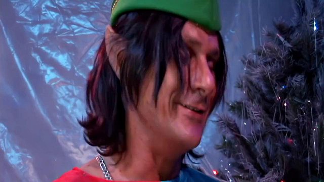 Miniatura de Daphne Rosen's Big Ass Wrecked by Santa Elf Threesome